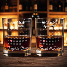 Load image into Gallery viewer, Personalized Whiskey Glass Calendar Gift for Couple Anniversary