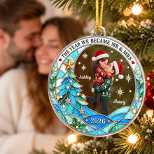 Load image into Gallery viewer, Personalized Acrylic Ornament Kissing Couple Gift for Newlyweds