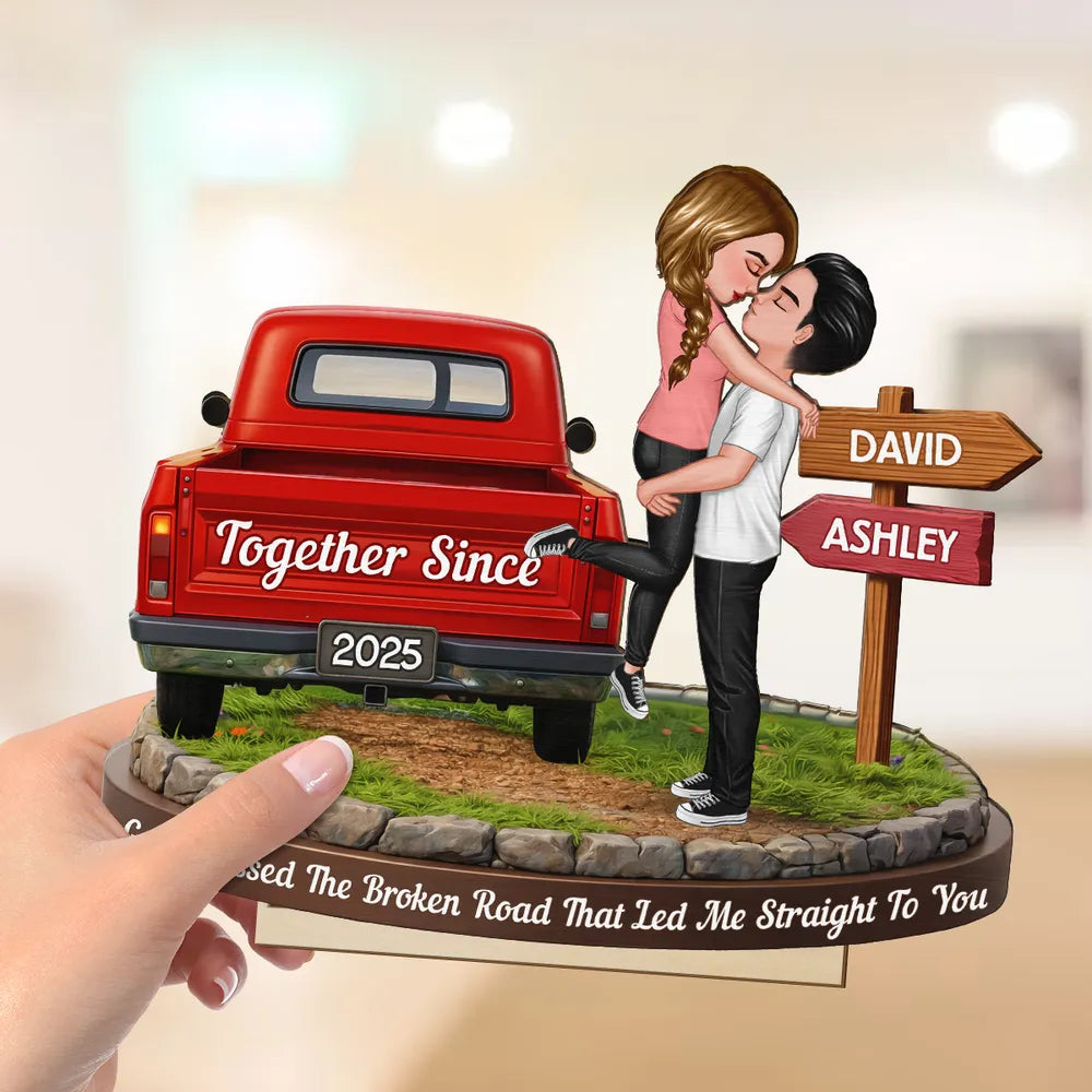 Personalized Couple Figurine with Custom Names - Romantic Gift for Anniversaries Plaque MagicInPrints