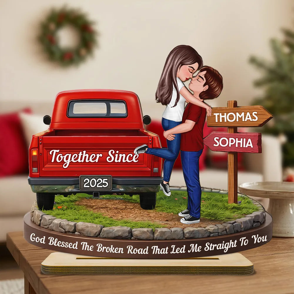 Personalized Couple Figurine with Custom Names - Romantic Gift for Anniversaries Plaque MagicInPrints