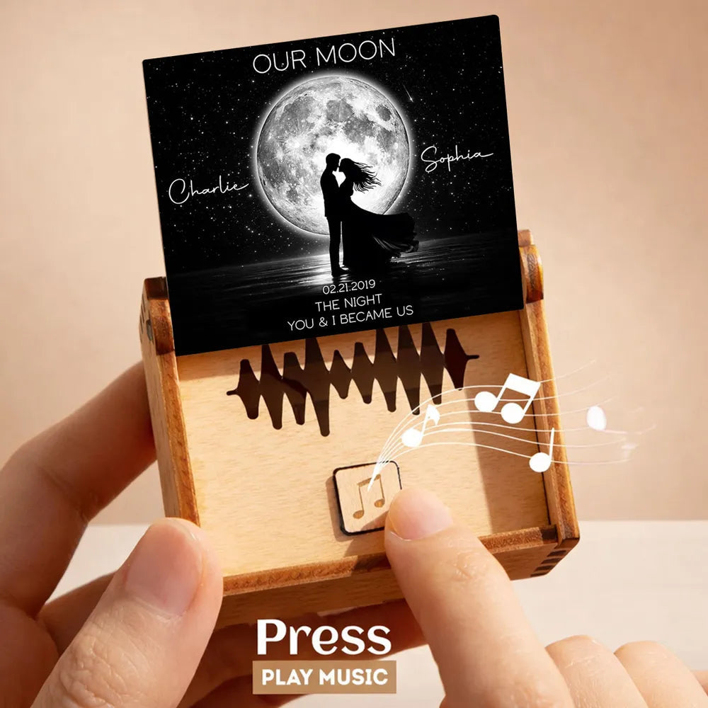 Personalized Music Box for Couples with Moon Design - Romantic Gift Plaque MagicInPrints
