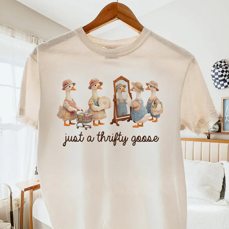 Funny Goose Sweatshirt for Women - Vintage Thrifty Style Cloth MagicInPrints