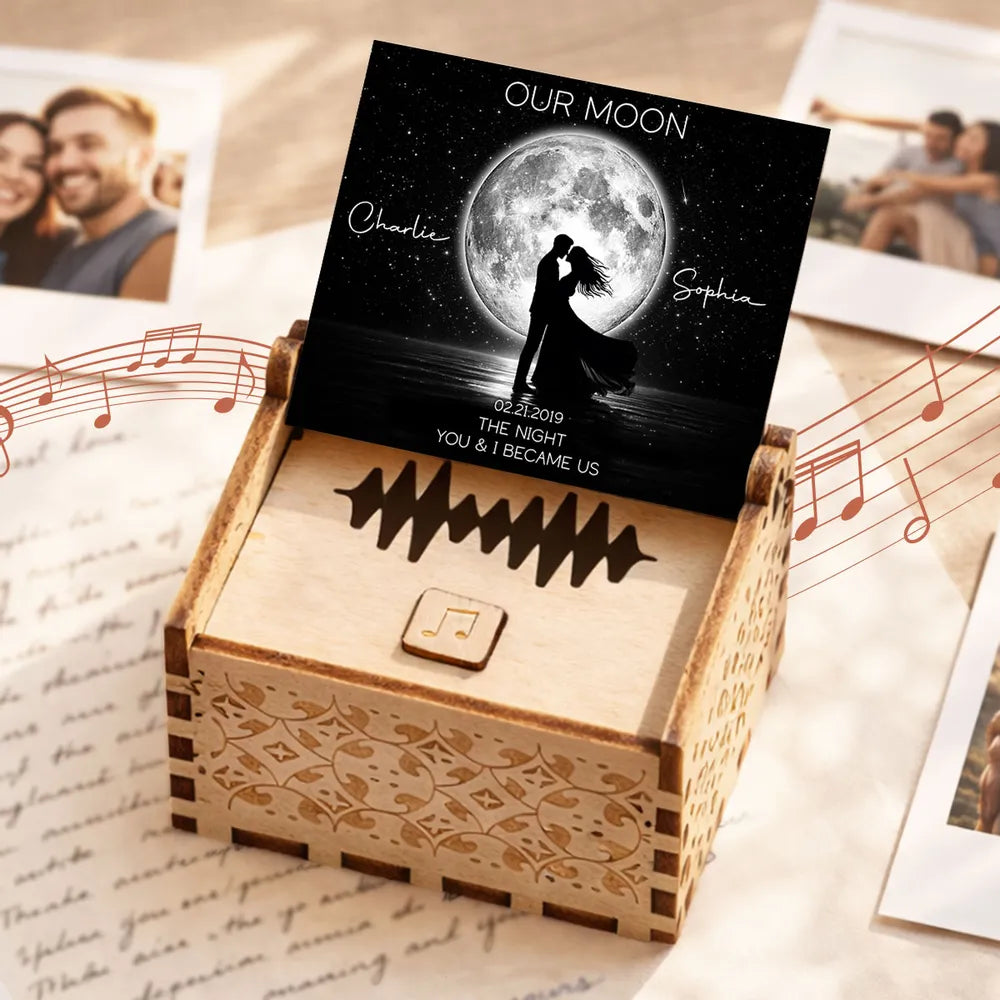 Personalized Music Box for Couples with Moon Design - Romantic Gift Plaque MagicInPrints