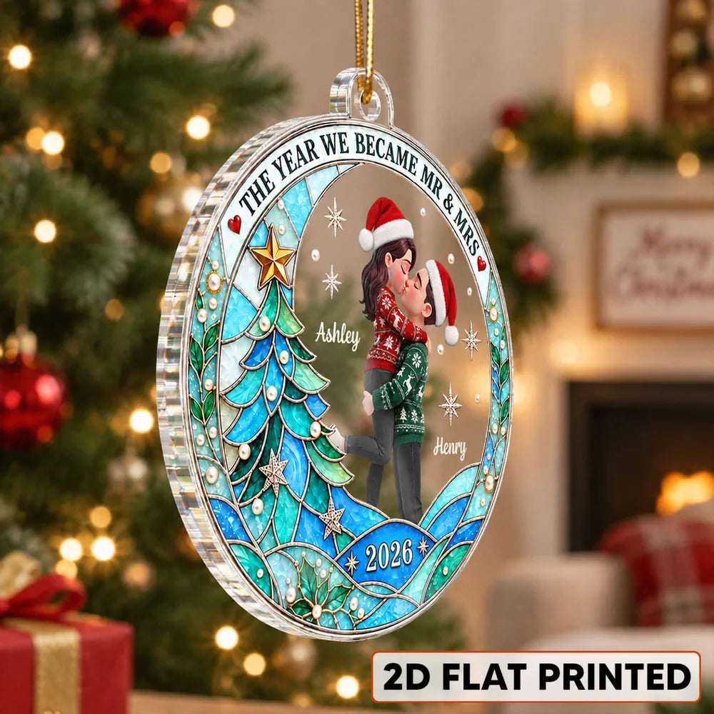 Personalized Acrylic Ornament Kissing Couple Gift for Newlyweds