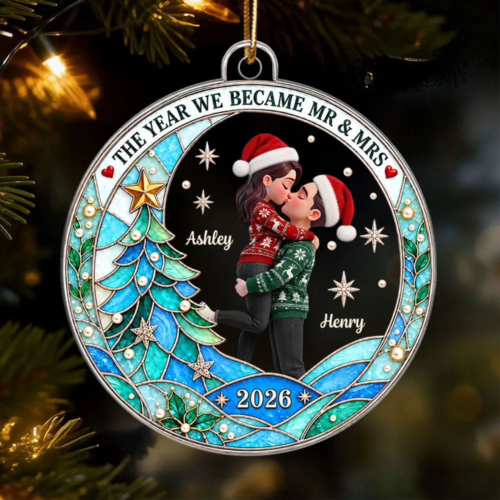 Personalized Acrylic Ornament Kissing Couple Gift for Newlyweds