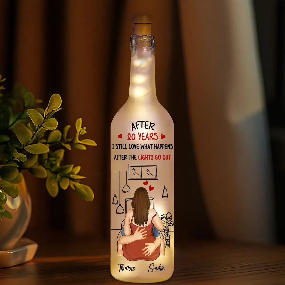 Personalized Bottle Lamp for Couple with Embracing Design - Romantic Amber Decor Gift