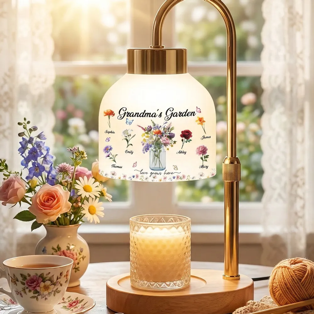 Personalized Floral Lamp for Grandma - Custom Names and Garden Design Lamp MagicInPrints