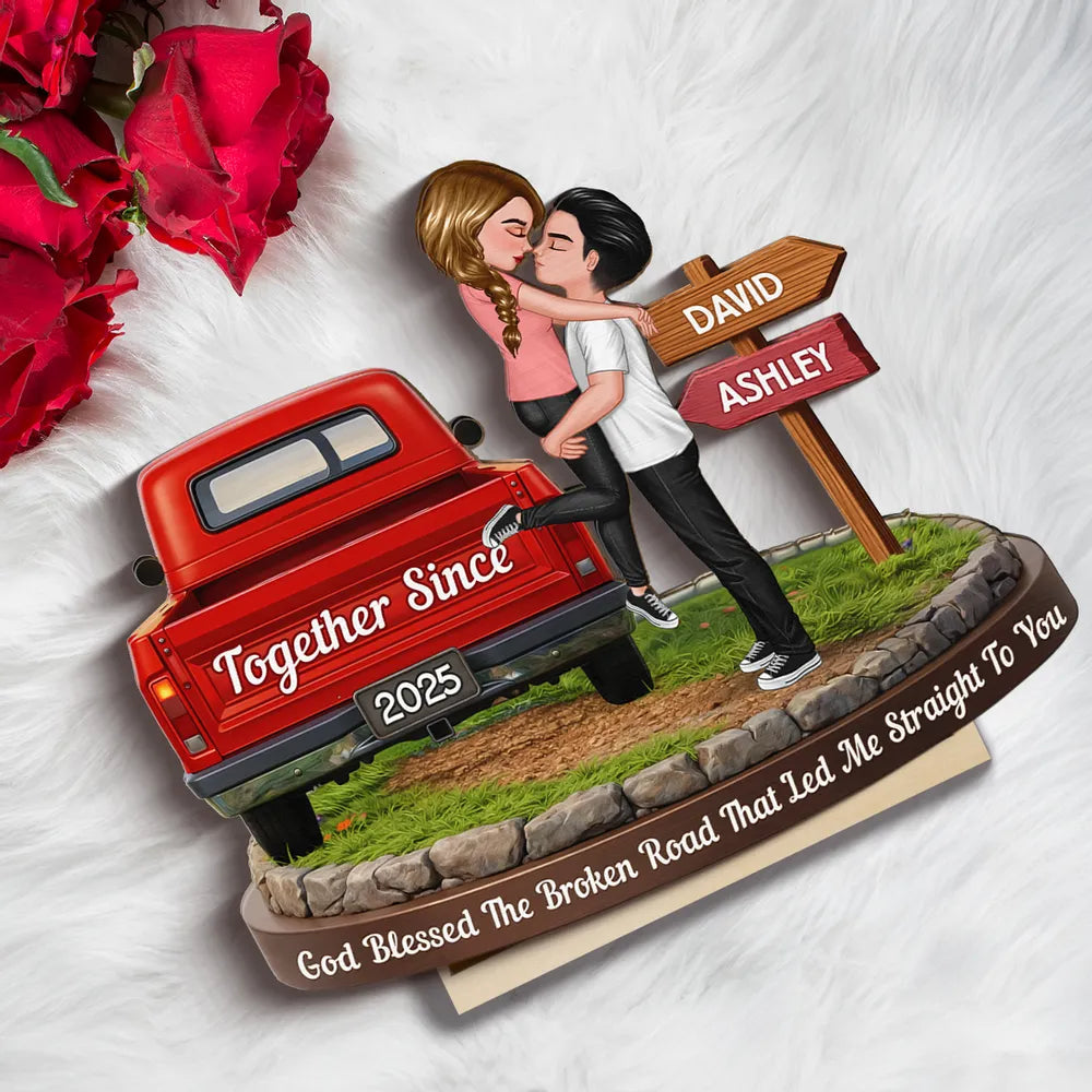 Personalized Couple Figurine with Custom Names - Romantic Gift for Anniversaries Plaque MagicInPrints
