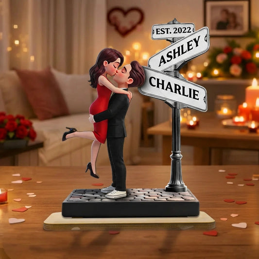 Personalized Couple Figurine with Street Sign - Romantic Gift for Anniversaries Plaque MagicInPrints