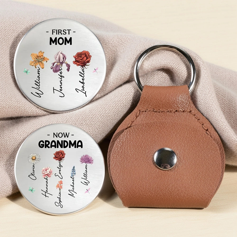 Personalized Keychain for Mom or Grandma with Floral Design - Perfect Mother's Day Gift Keychain MagicInPrints