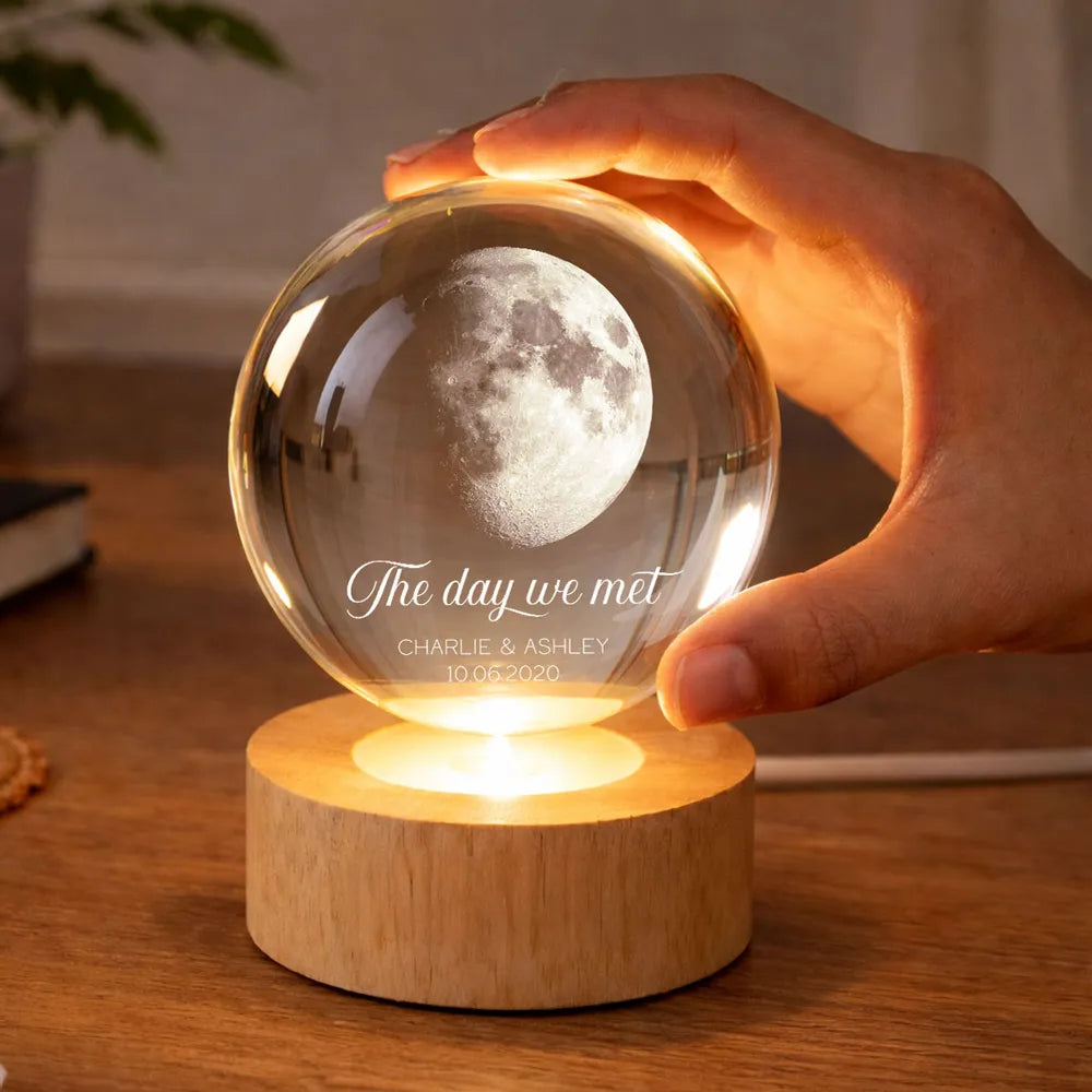 Personalized Moon Lamp for Couples with Custom Date and Names - Romantic Gift Lamp MagicInPrints