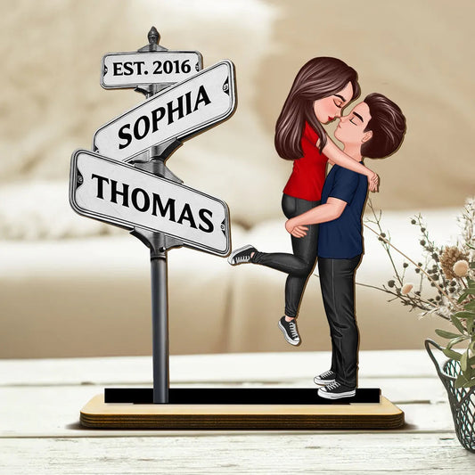 Personalized Couple Figurine with Street Sign - Romantic Gift for Anniversaries Plaque MagicInPrints
