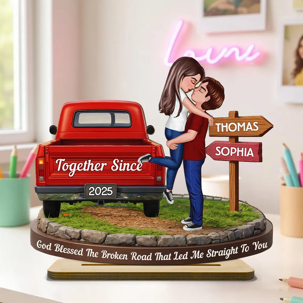 Personalized Couple Figurine with Custom Names - Romantic Gift for Anniversaries Plaque MagicInPrints