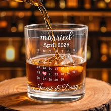 Load image into Gallery viewer, Personalized Whiskey Glass Calendar Gift for Couple Anniversary
