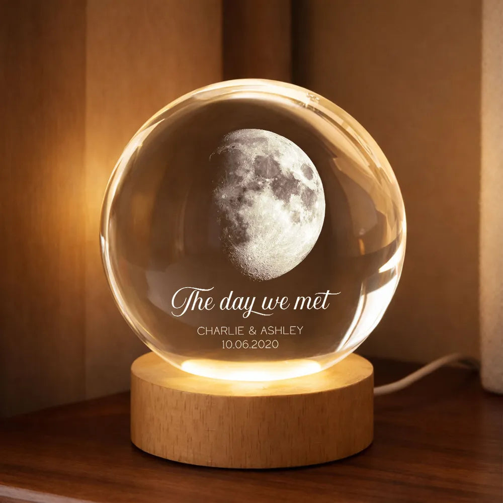 Personalized Moon Lamp for Couples with Custom Date and Names - Romantic Gift Lamp MagicInPrints
