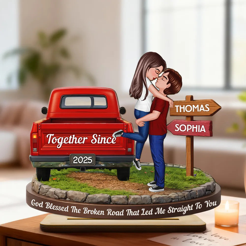 Personalized Couple Figurine with Custom Names - Romantic Gift for Anniversaries Plaque MagicInPrints