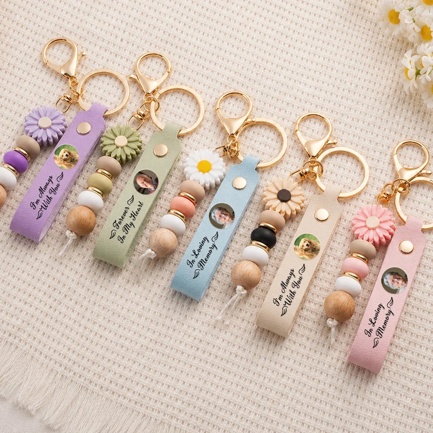 Personalized PU Leather Daisy Keychain In Loving Memory Gift for Family