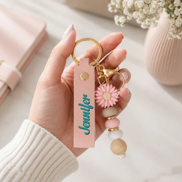 Personalized PU Leather Daisy Keychain Gift for Daughter, Teacher, Mom