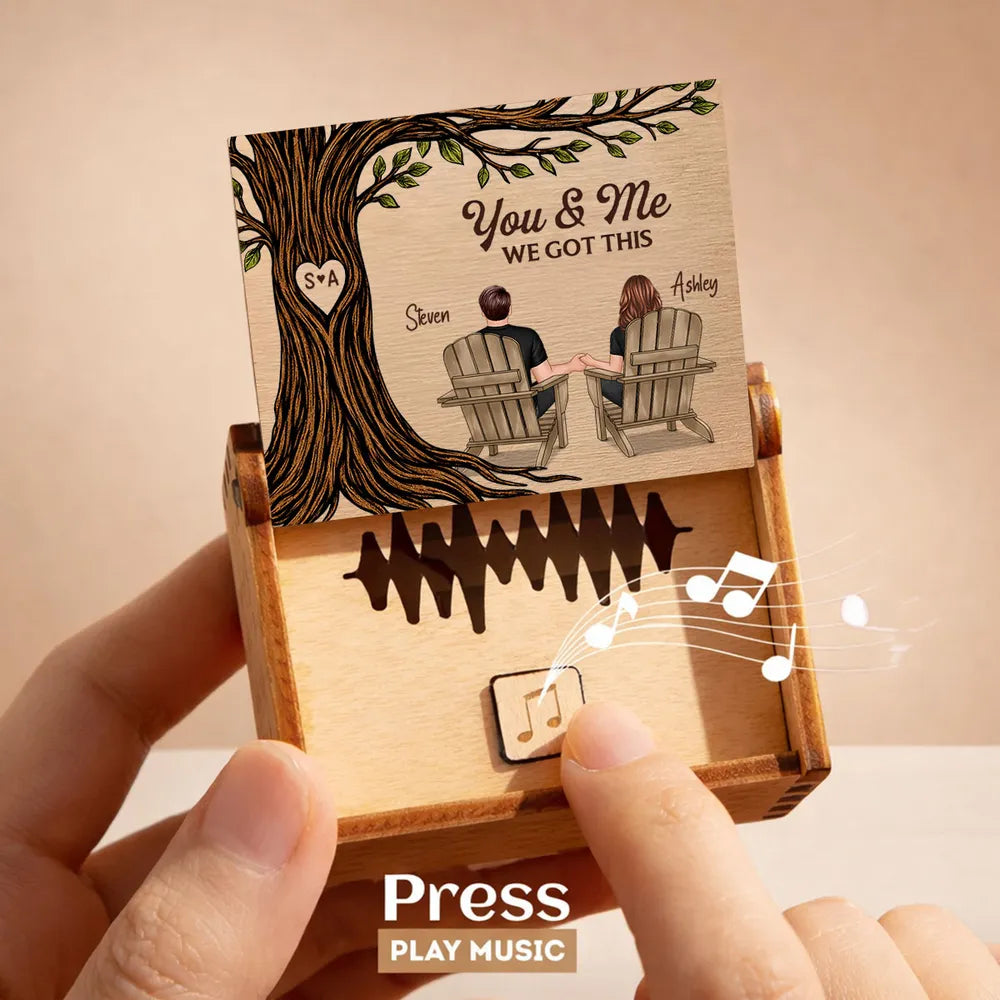 Personalized Wooden Music Box for Couples with Custom Names - Romantic Gift Plaque MagicInPrints