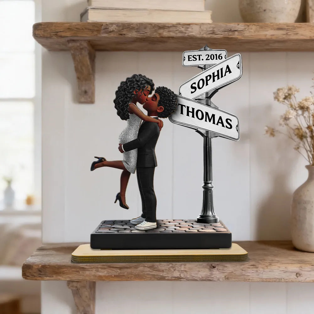 Personalized Couple Figurine with Street Sign - Romantic Gift for Anniversaries Plaque MagicInPrints