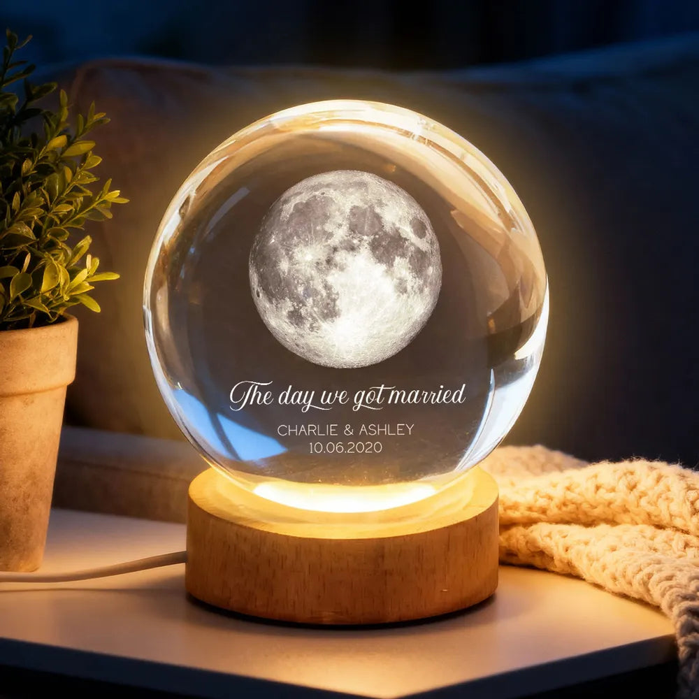 Personalized Moon Lamp for Couples with Custom Date and Names - Romantic Gift Lamp MagicInPrints