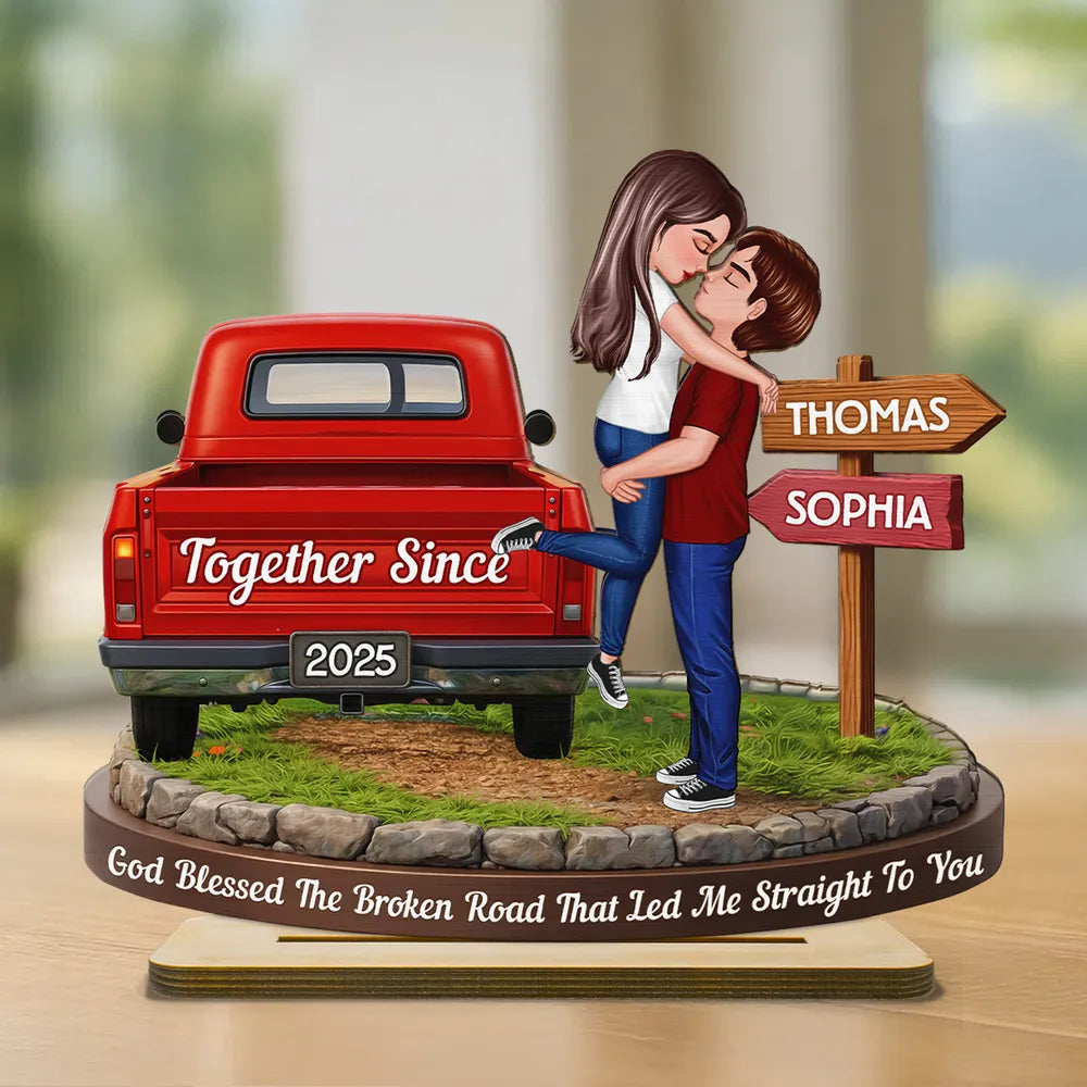 Personalized Couple Figurine with Custom Names - Romantic Gift for Anniversaries Plaque MagicInPrints