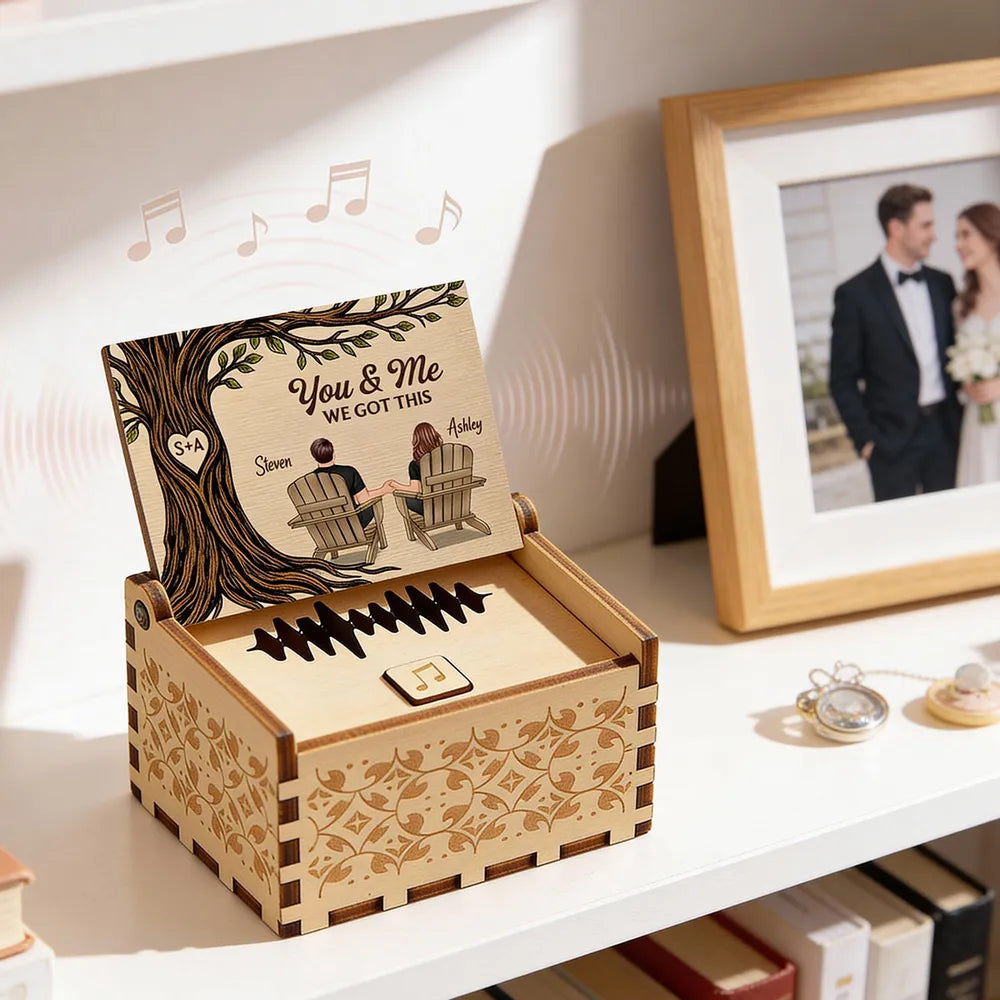 Personalized Wooden Music Box for Couples with Custom Names - Romantic Gift Plaque MagicInPrints