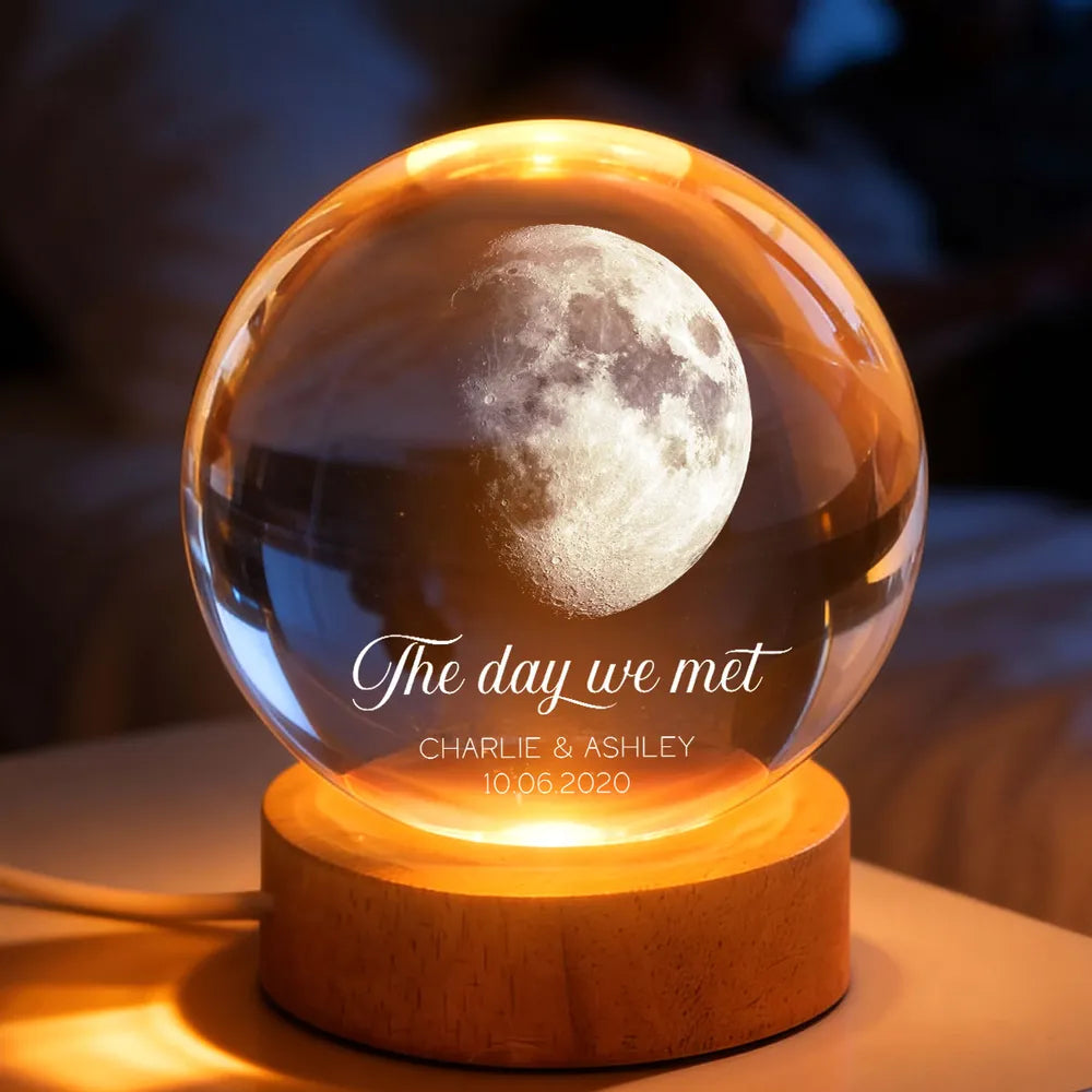 Personalized Moon Lamp for Couples with Custom Date and Names - Romantic Gift Lamp MagicInPrints