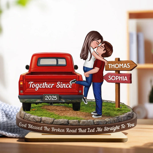 Personalized Couple Figurine with Custom Names - Romantic Gift for Anniversaries Plaque MagicInPrints