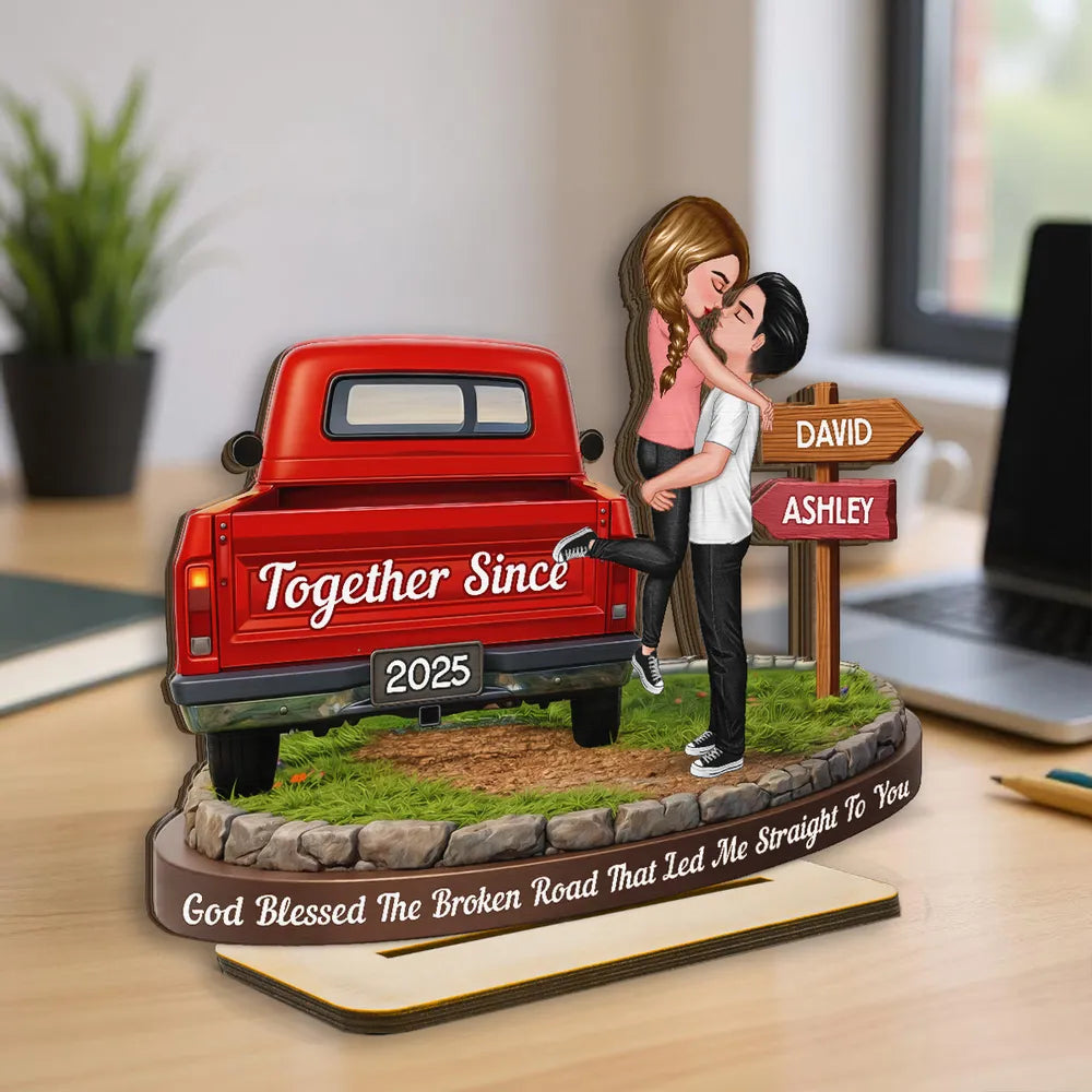 Personalized Couple Figurine with Custom Names - Romantic Gift for Anniversaries Plaque MagicInPrints