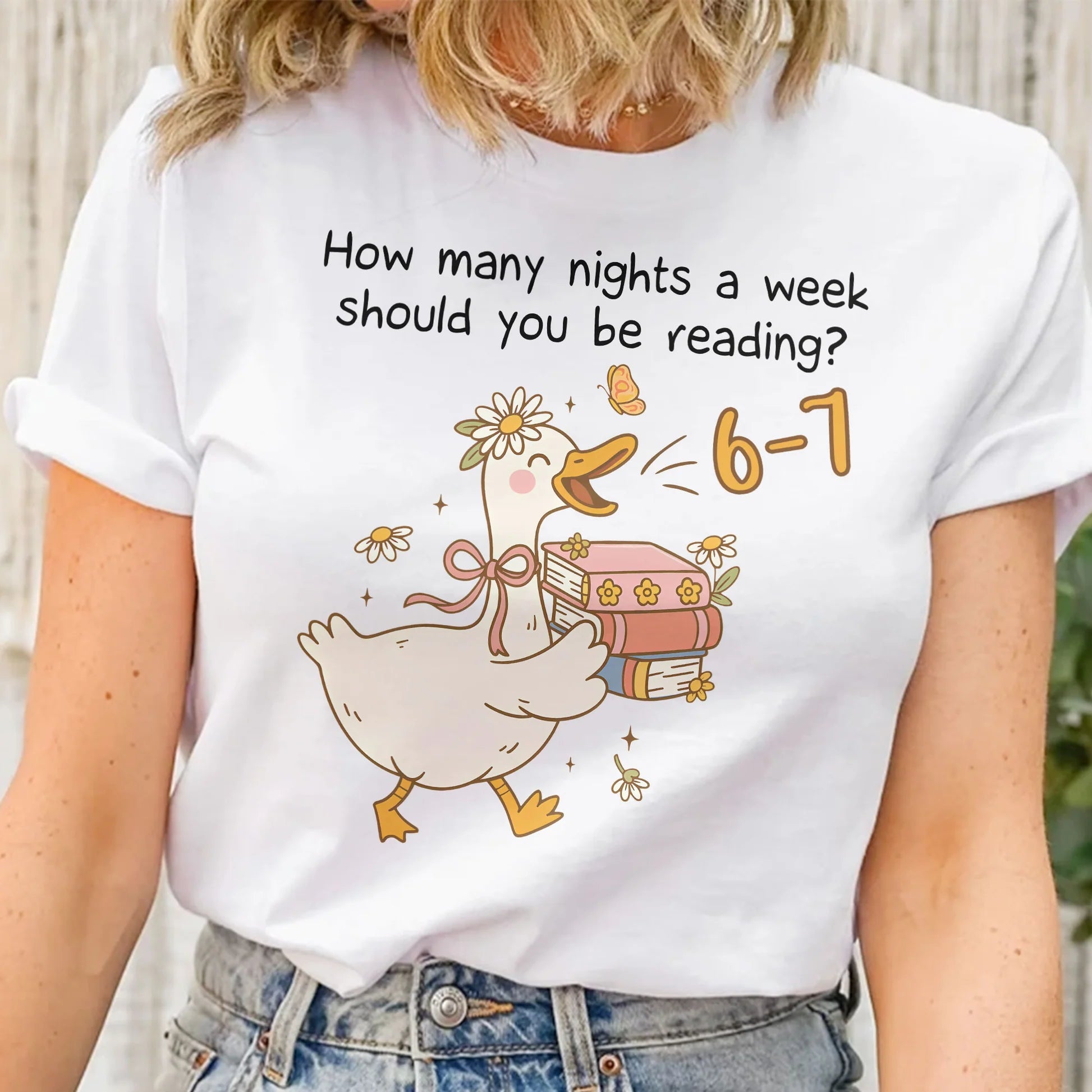 Funny Duck Reading T-Shirt for Book Lovers - Gift Idea Cloth MagicInPrints